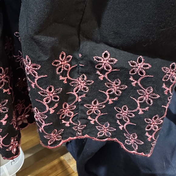 MID-Calf Clam Digger Pants Appliqué cuff SUCH A GREAT pair of Pants - Picture 3 of 6